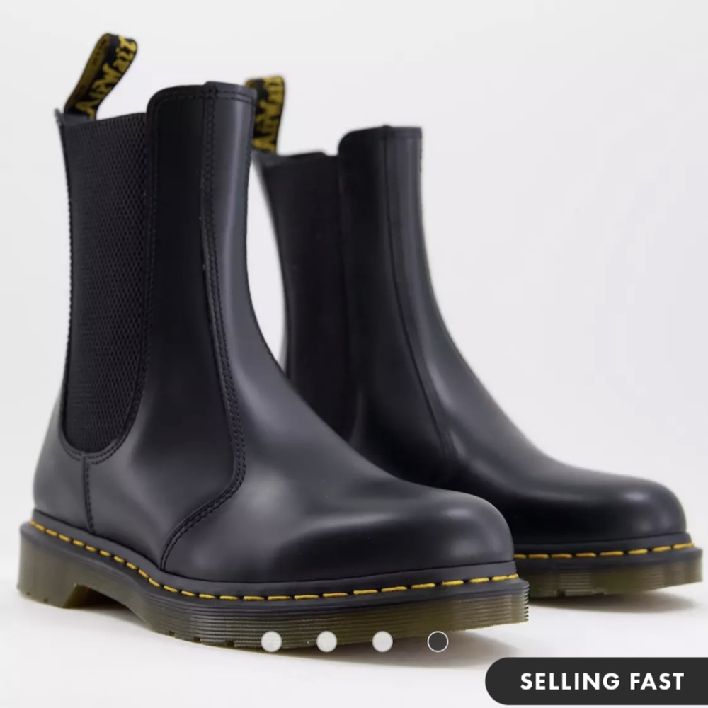 Dr. Martens 2976 Hi Smooth Black Chelsea Boots